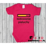 Body dziecięce z nadrukiem - ładowanie pieluchy